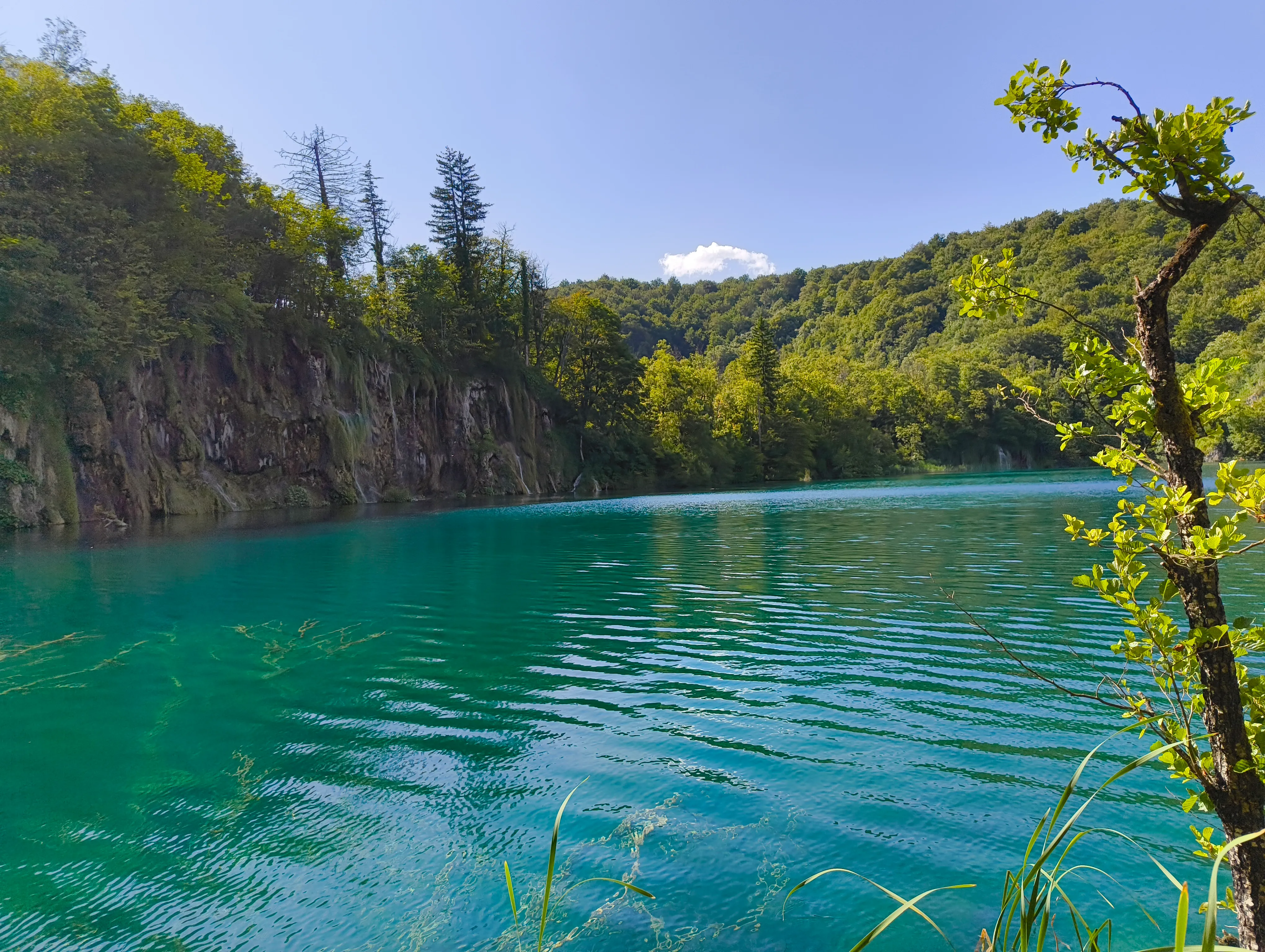 Cliff lake