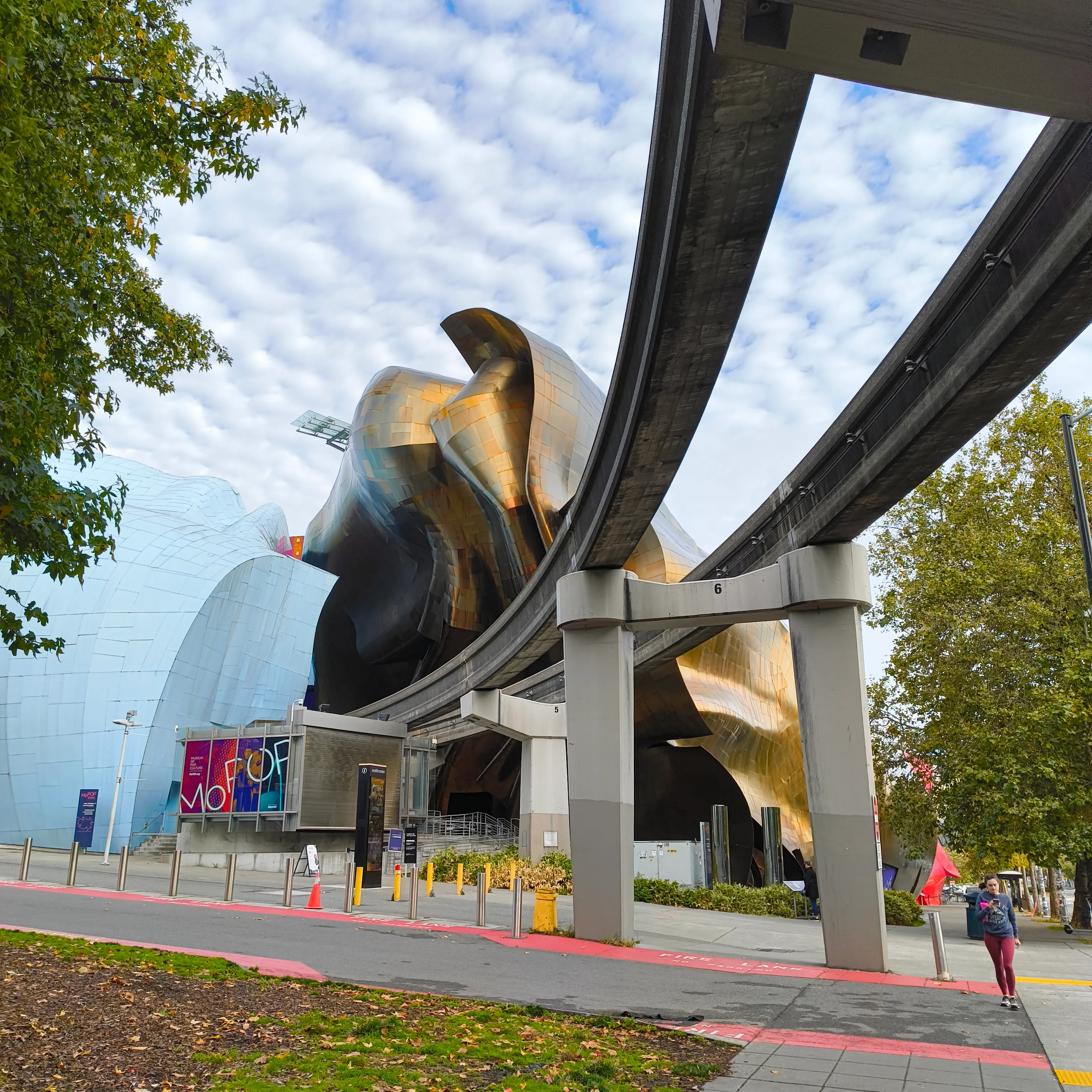 MoPOP and monorail